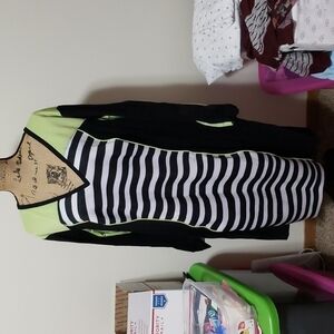 24w black and green bodycon dress.